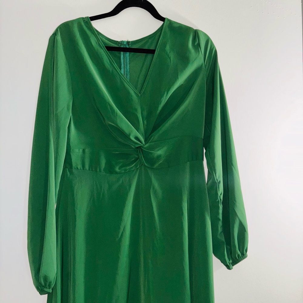 Elegant Green Long Sleeve Dress